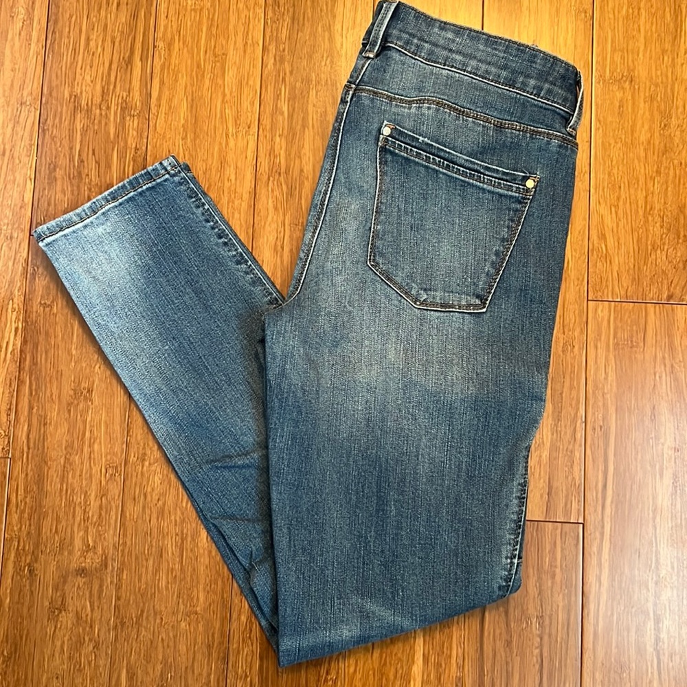 White House Black Market The Skimmer Skinny Jeans